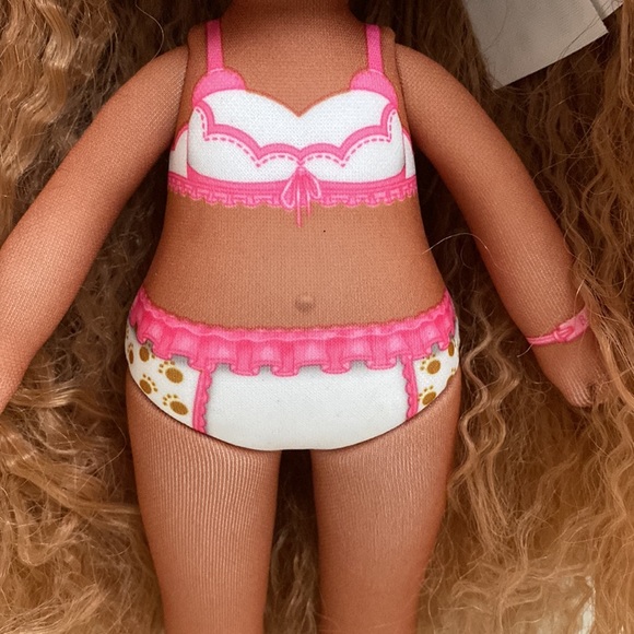 Na! Na! Na! Surprise Teens Slumber Party Fashion Doll 11” tall - Picture 4 of 14